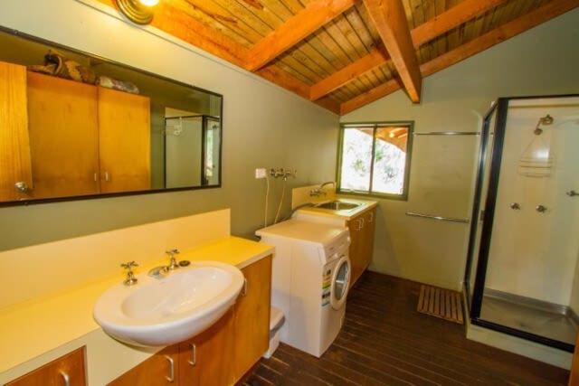 Bimbimbi - Two-Bedroom Rustic Holiday Hideaway With Gorgeous Views In Historic 1770 Seventeen Seventy Eksteriør billede